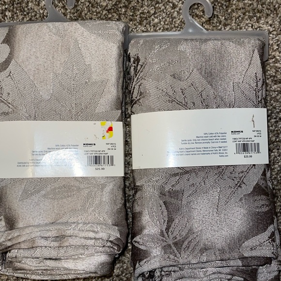 Set of 8 napkins - Leaf Napkins in Gray The Big One - Picture 4 of 6